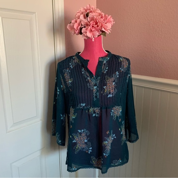 Old Navy Tops - 👗Blue Chiffon 3/4 Sleeve Women’s Blouse with Lace Detail